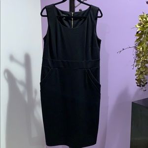Alfani Black dress with front pockets Sz 14